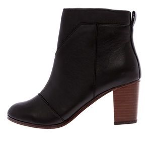 Toms Lunata Black Leather Bootie